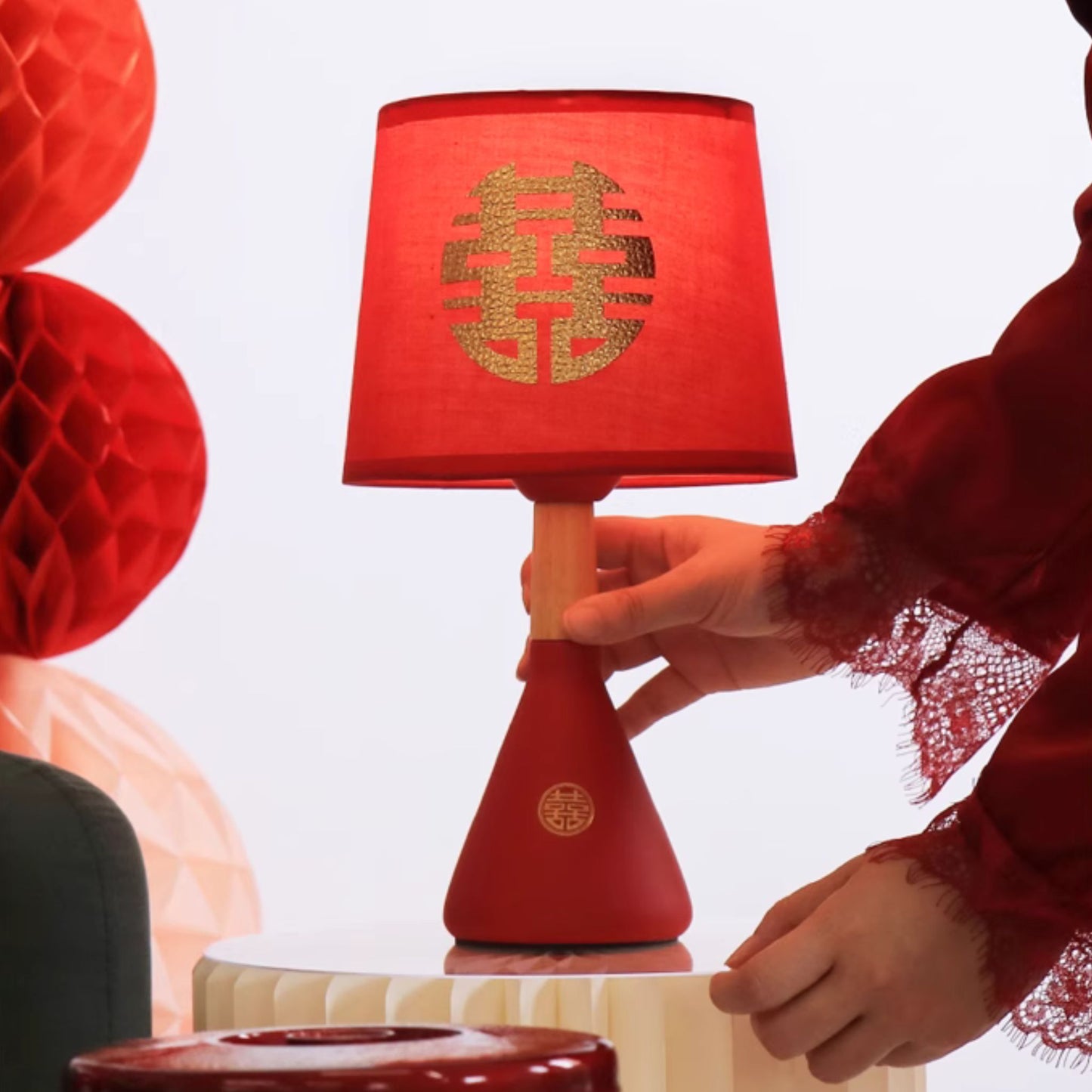 Eternal Bliss Double Happiness Bedside Wedding Lamp (双喜长明灯)